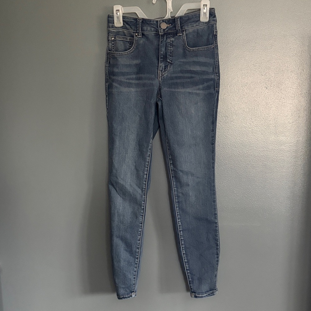 Maurices Women's High Rise Jeans Medium Blue Wash - High-Rise Fit Size 2 Short